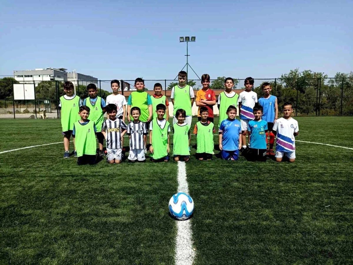 Şehzadeler Belediyesi Yaz Spor Okulları Futbol Kursu Başladı