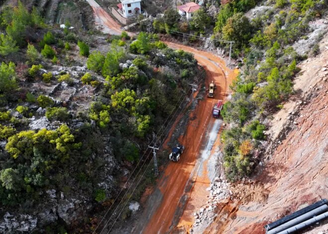 Alanya Belediyesi, Sağanak Yağış Sonrası Kapanan Yolları Açtı